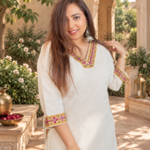 Aarzoo – Ivory Multicolour Embroidered Kurta Set - BADARAA